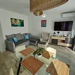 Malibu Park Sol Apartment *
